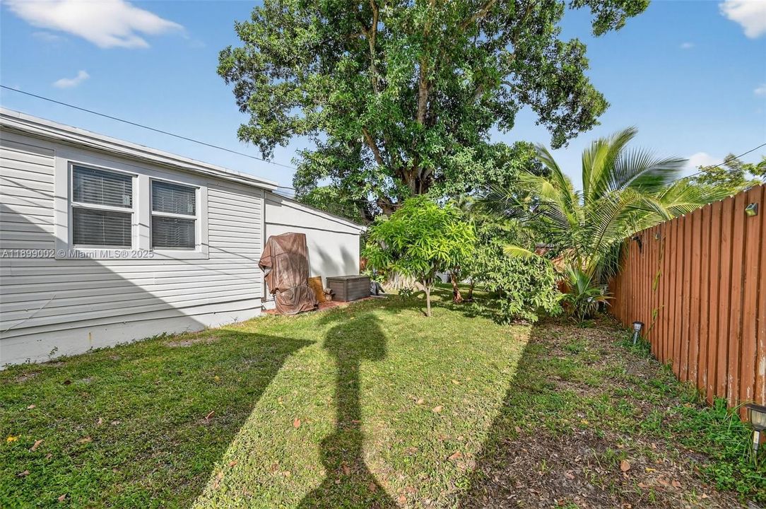 На продажу: $499,000 (4 спален, 1 ванн, 1190 Квадратных фут)