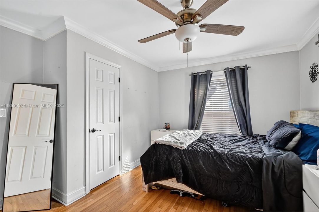 На продажу: $499,000 (4 спален, 1 ванн, 1190 Квадратных фут)