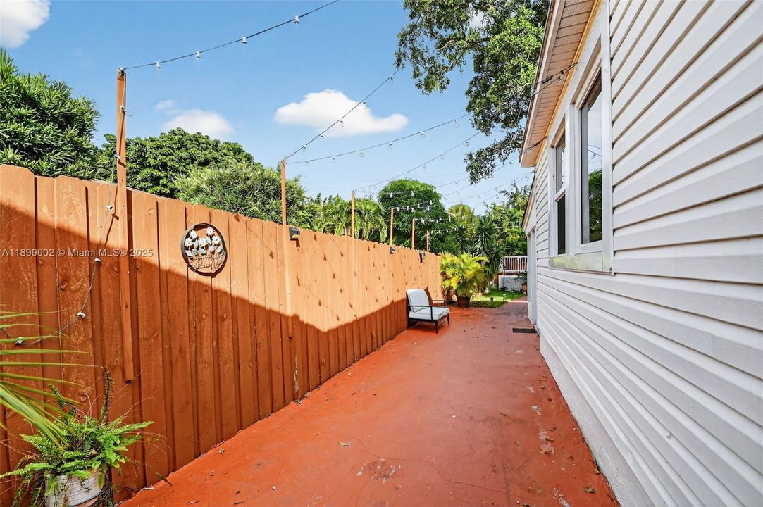 На продажу: $499,000 (4 спален, 1 ванн, 1190 Квадратных фут)