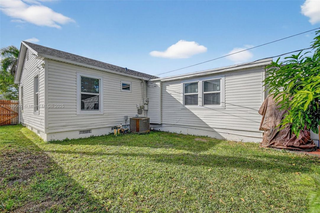 На продажу: $499,000 (4 спален, 1 ванн, 1190 Квадратных фут)