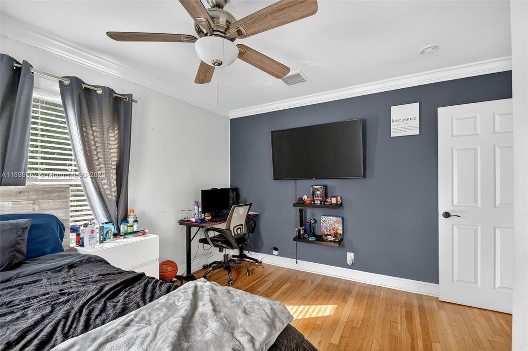 На продажу: $499,000 (4 спален, 1 ванн, 1190 Квадратных фут)