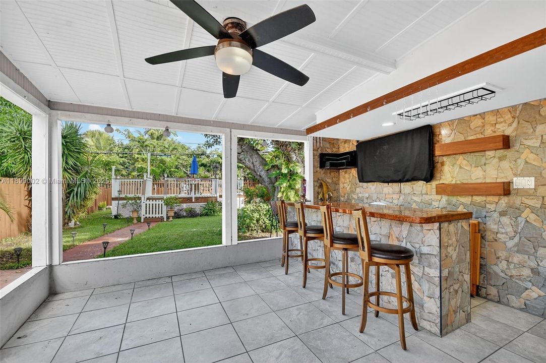 На продажу: $499,000 (4 спален, 1 ванн, 1190 Квадратных фут)