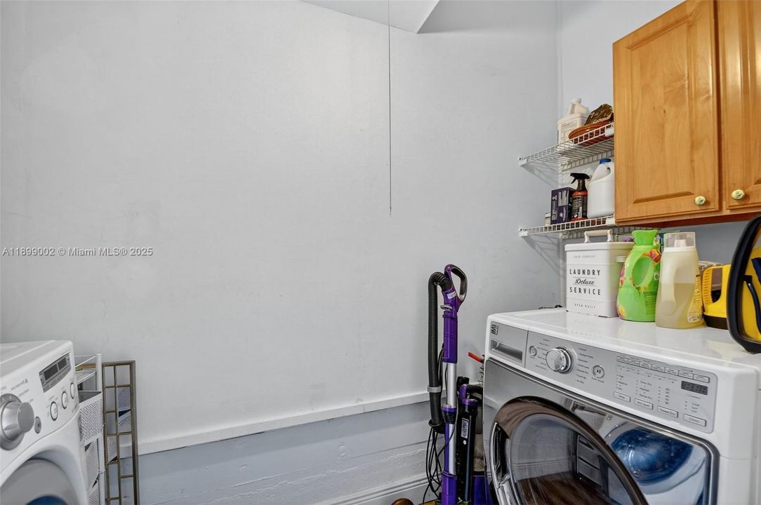 На продажу: $499,000 (4 спален, 1 ванн, 1190 Квадратных фут)