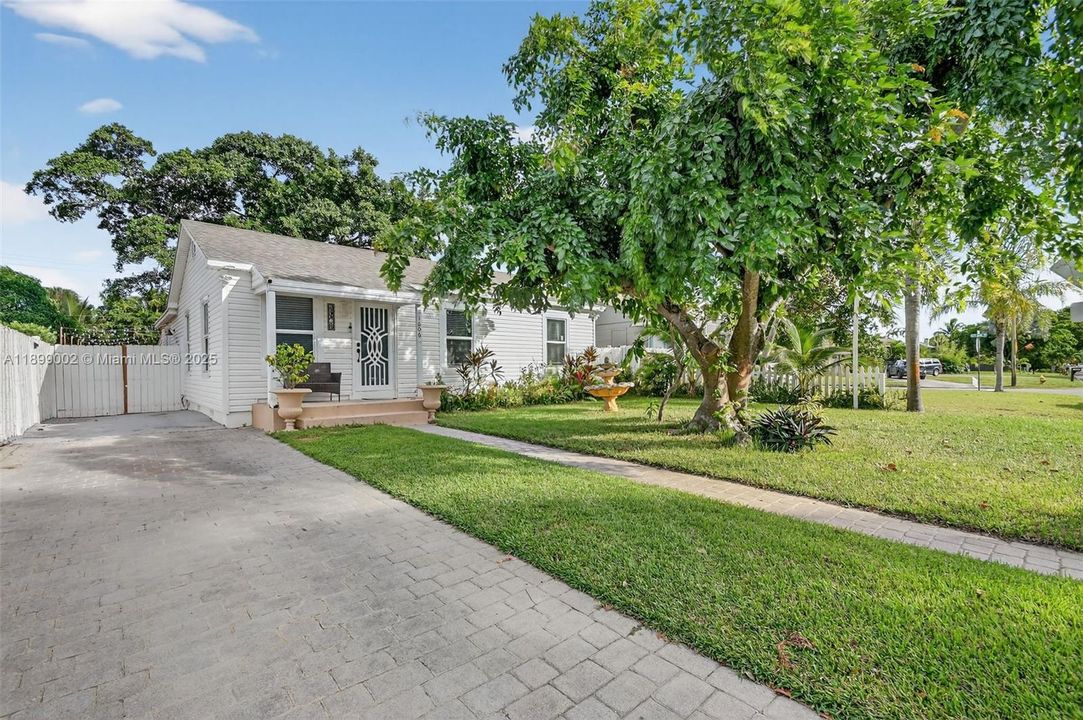 На продажу: $499,000 (4 спален, 1 ванн, 1190 Квадратных фут)