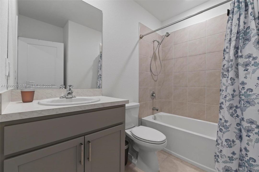 For Rent: $3,000 (3 beds, 2 baths, 1433 Square Feet)