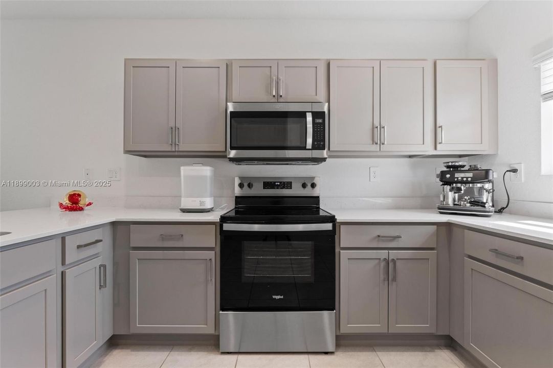 For Rent: $3,000 (3 beds, 2 baths, 1433 Square Feet)