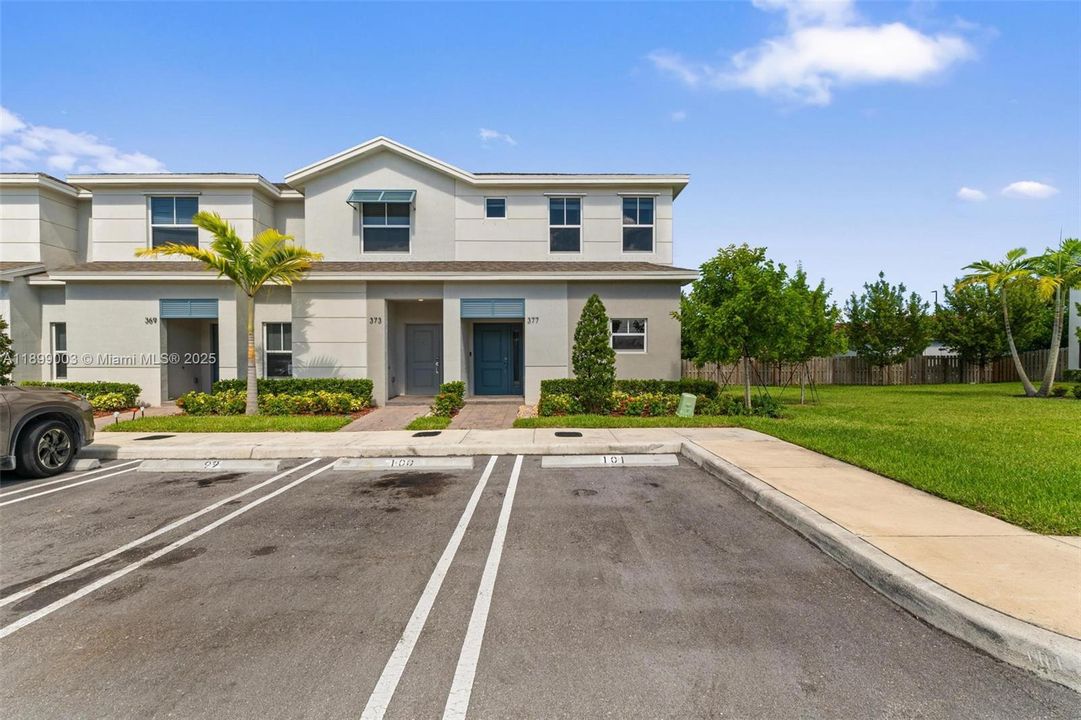 For Rent: $3,000 (3 beds, 2 baths, 1433 Square Feet)