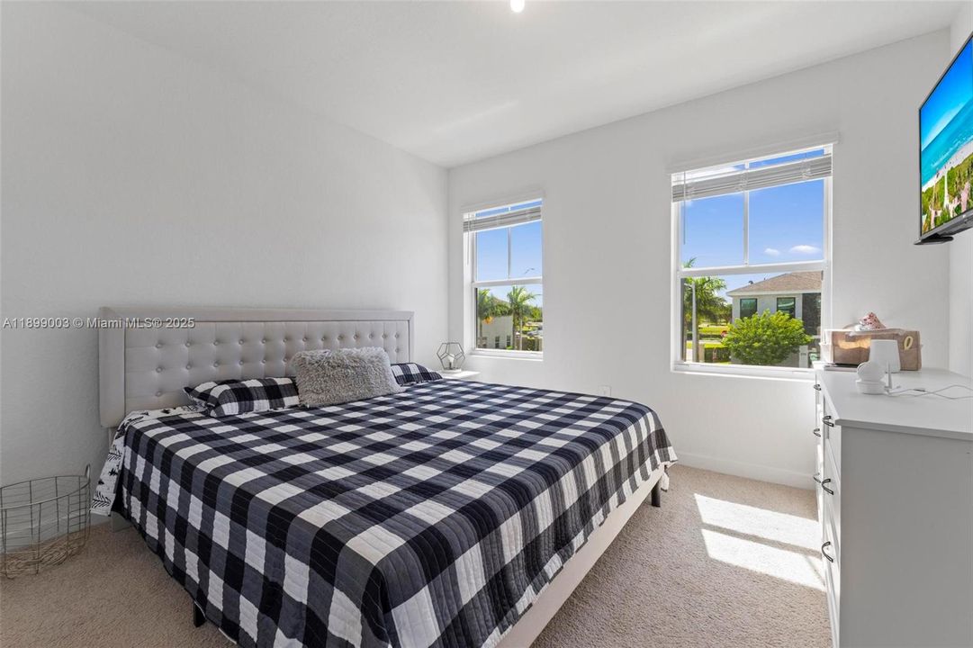 For Rent: $3,000 (3 beds, 2 baths, 1433 Square Feet)