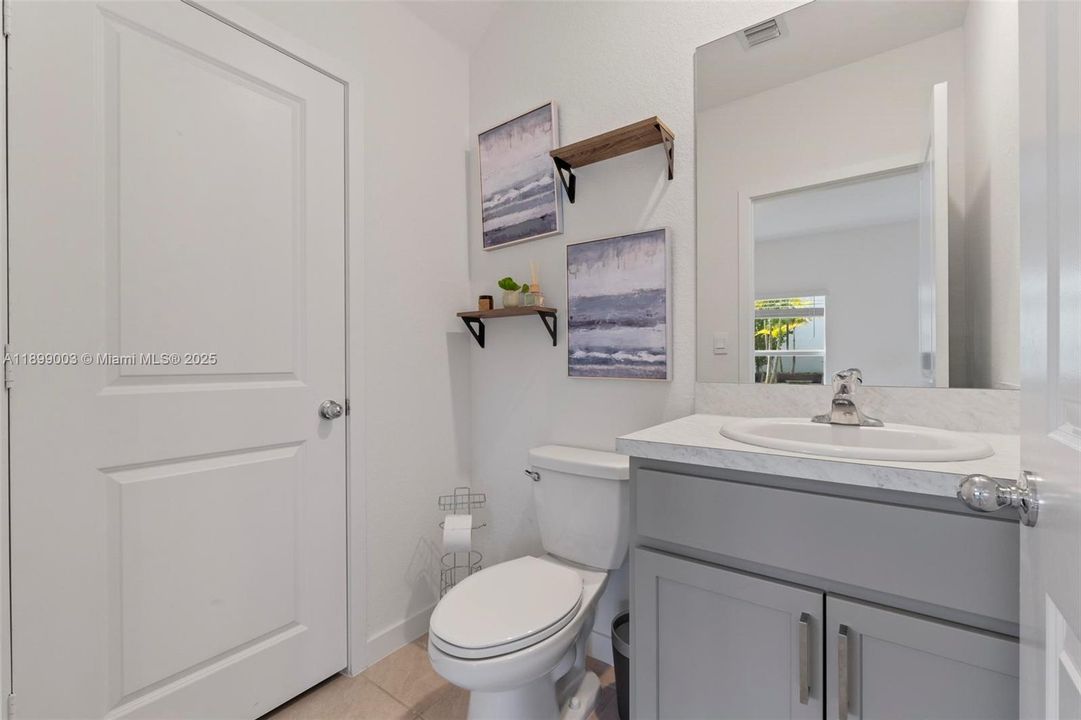 For Rent: $3,000 (3 beds, 2 baths, 1433 Square Feet)