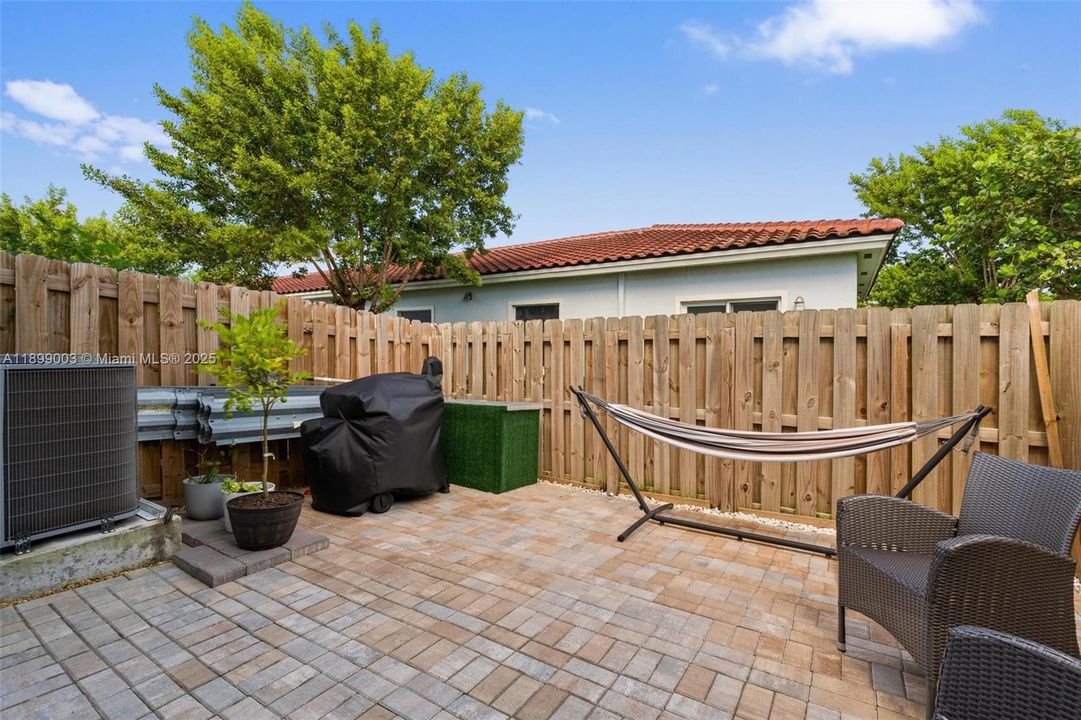 For Rent: $3,000 (3 beds, 2 baths, 1433 Square Feet)