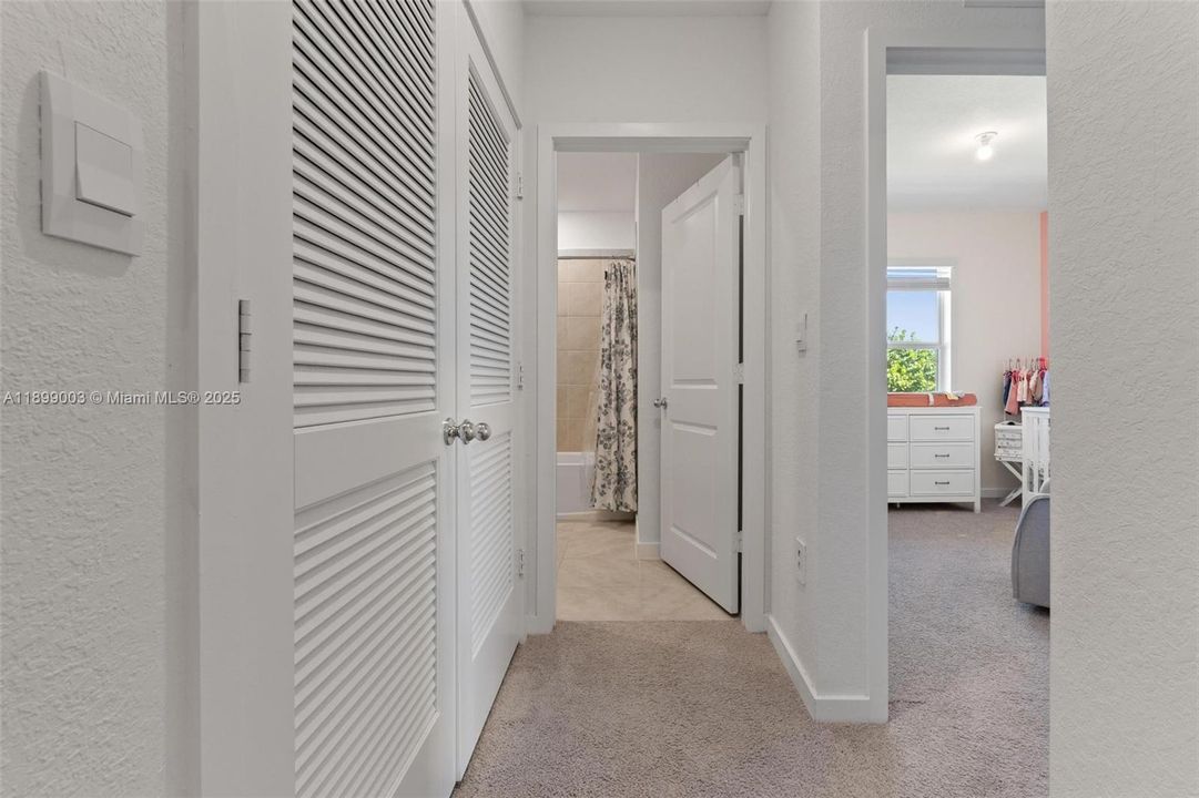 For Rent: $3,000 (3 beds, 2 baths, 1433 Square Feet)