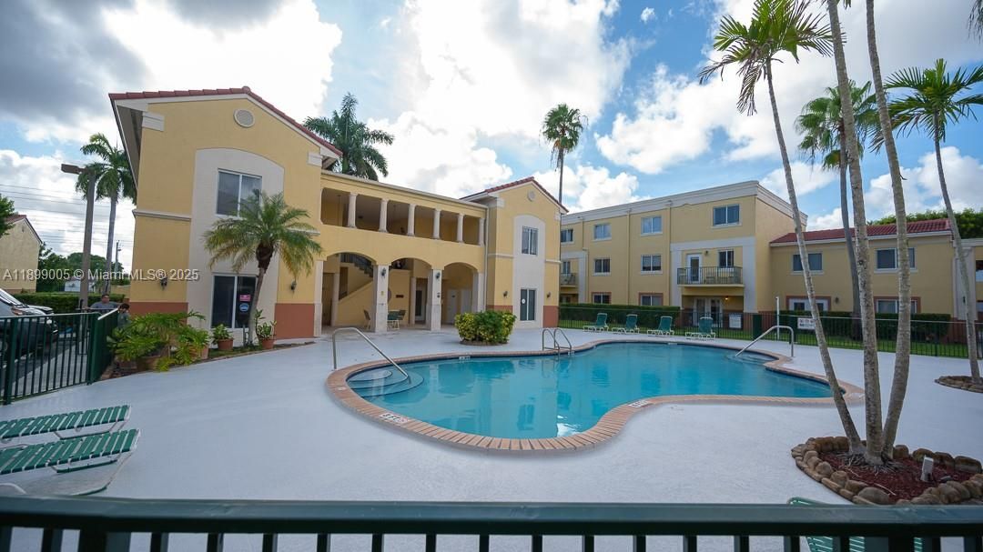 Recently Rented: $1,850 (1 beds, 1 baths, 660 Square Feet)