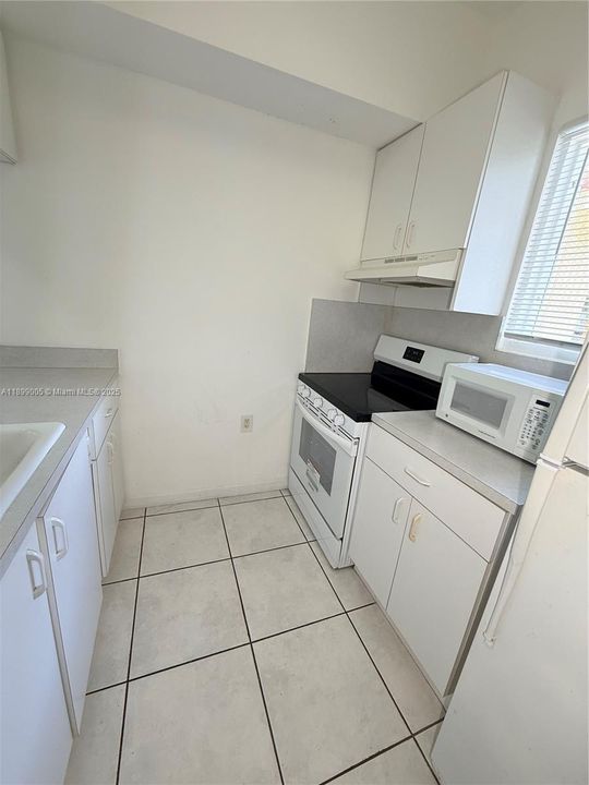 Recently Rented: $1,850 (1 beds, 1 baths, 660 Square Feet)
