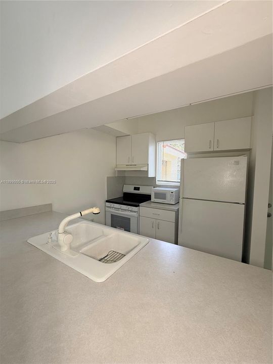 Recently Rented: $1,850 (1 beds, 1 baths, 660 Square Feet)
