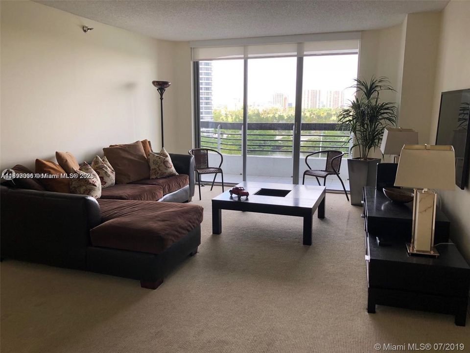 For Rent: $3,500 (2 beds, 2 baths, 1181 Square Feet)