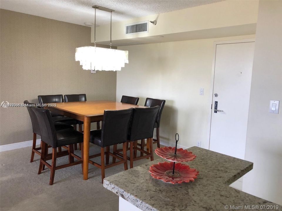 For Rent: $3,500 (2 beds, 2 baths, 1181 Square Feet)