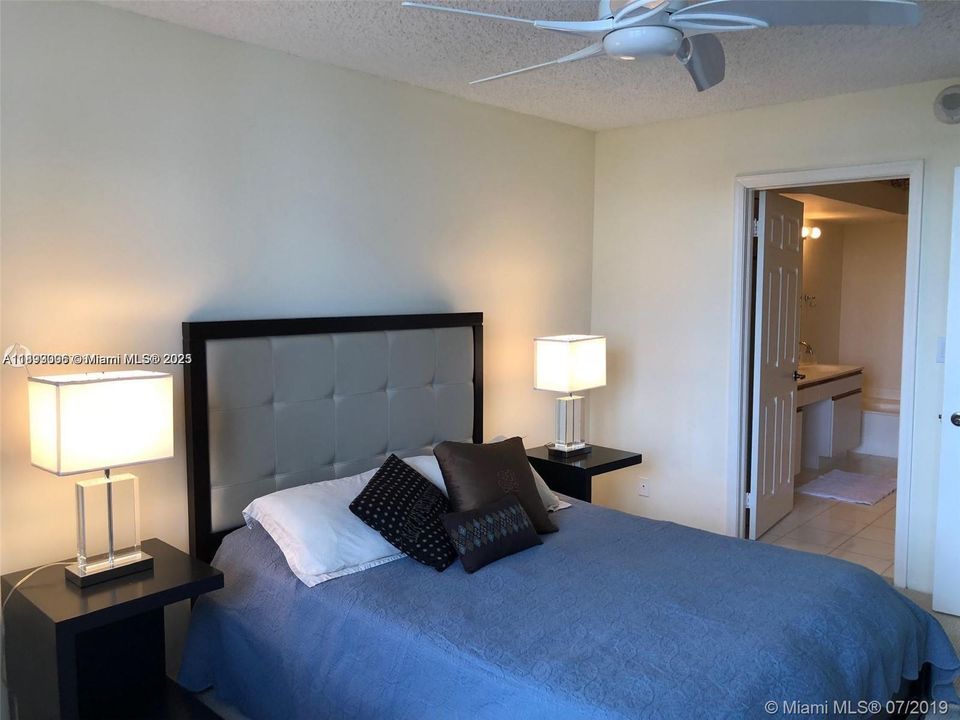 For Rent: $3,500 (2 beds, 2 baths, 1181 Square Feet)