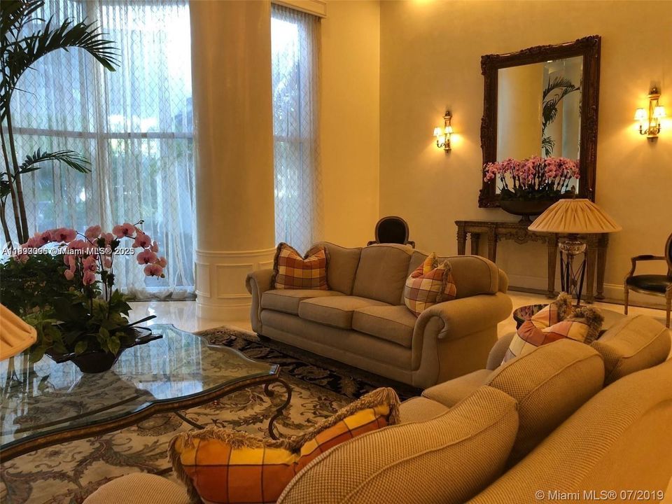 For Rent: $3,500 (2 beds, 2 baths, 1181 Square Feet)