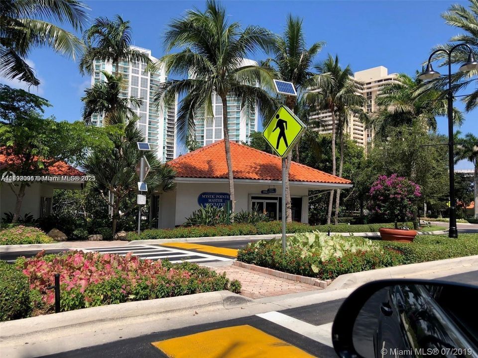 For Rent: $3,500 (2 beds, 2 baths, 1181 Square Feet)