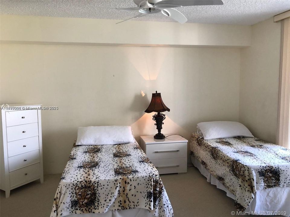 For Rent: $3,500 (2 beds, 2 baths, 1181 Square Feet)