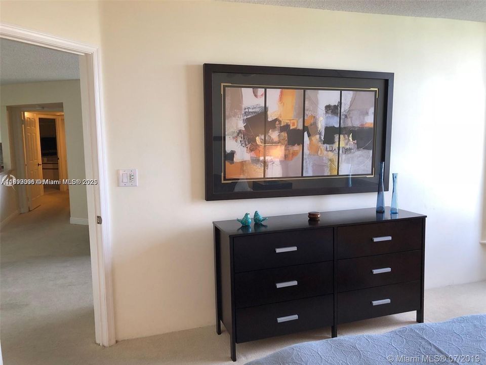 For Rent: $3,500 (2 beds, 2 baths, 1181 Square Feet)