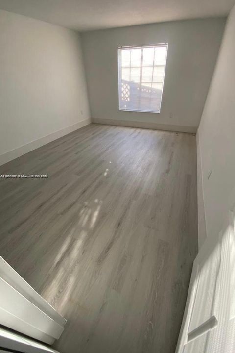 Recently Rented: $1,900 (1 beds, 1 baths, 810 Square Feet)