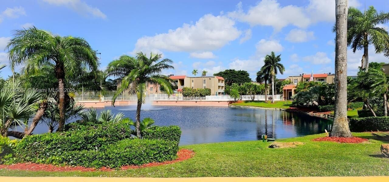 Recently Rented: $1,900 (1 beds, 1 baths, 810 Square Feet)