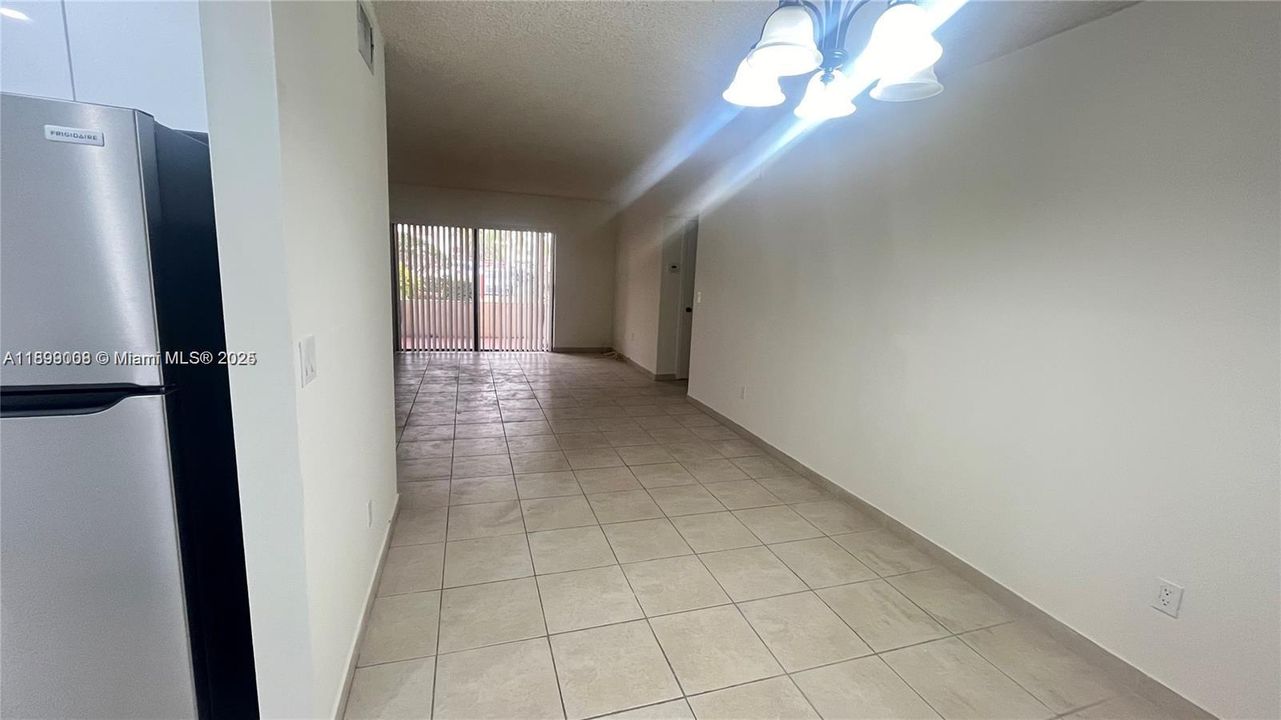 Recently Rented: $2,000 (1 beds, 1 baths, 765 Square Feet)