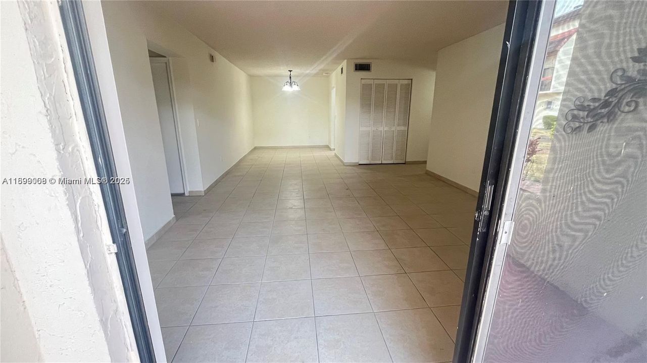 Recently Rented: $2,000 (1 beds, 1 baths, 765 Square Feet)