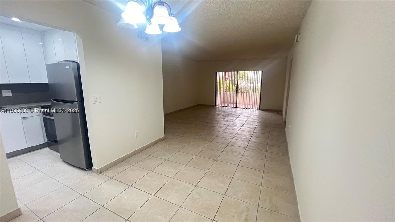 Recently Rented: $2,000 (1 beds, 1 baths, 765 Square Feet)