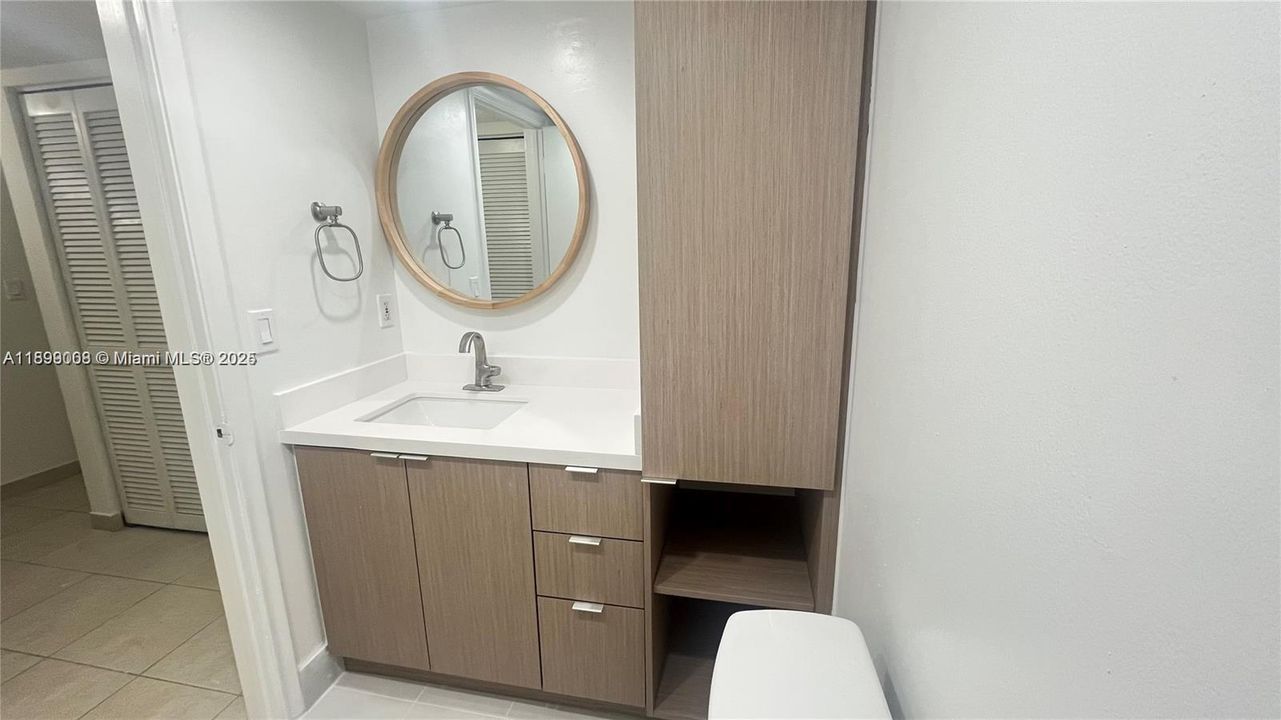 Recently Rented: $2,000 (1 beds, 1 baths, 765 Square Feet)