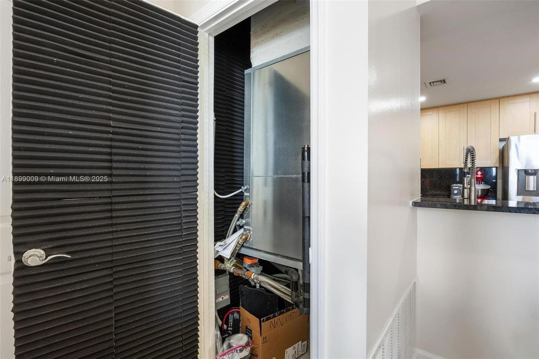 For Sale: $500,000 (2 beds, 2 baths, 1246 Square Feet)