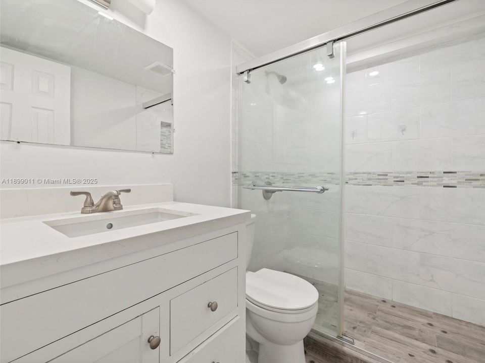 Active With Contract: $2,600 (1 beds, 1 baths, 679 Square Feet)