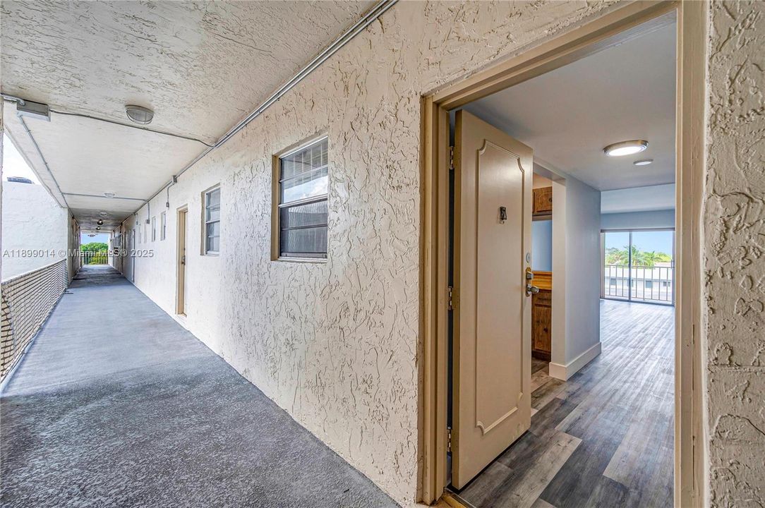 Activo con contrato: $1,500 (1 camas, 1 baños, 930 Pies cuadrados)