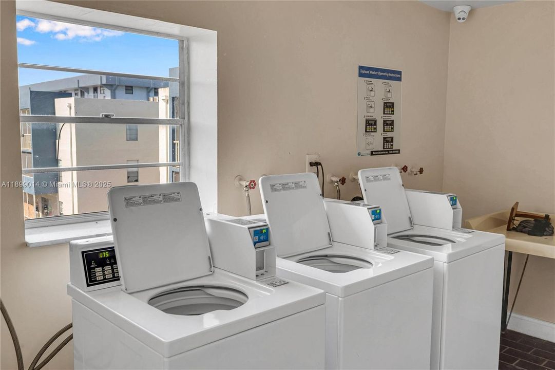 Activo con contrato: $1,500 (1 camas, 1 baños, 930 Pies cuadrados)