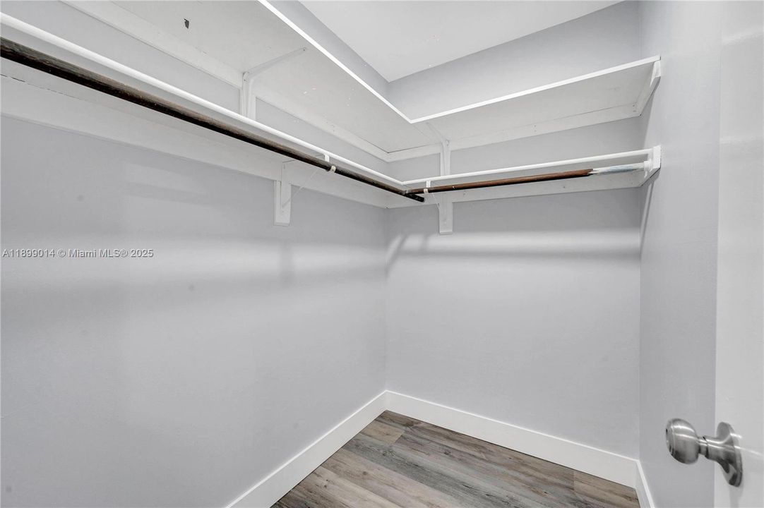 Activo con contrato: $1,500 (1 camas, 1 baños, 930 Pies cuadrados)