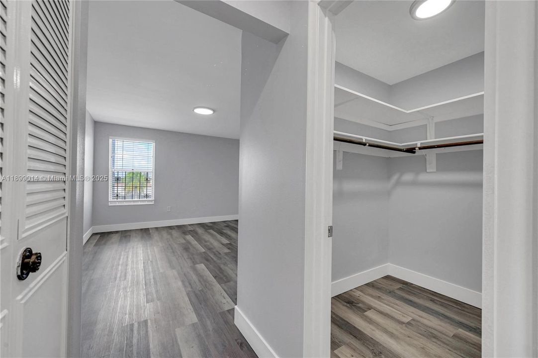 Activo con contrato: $1,500 (1 camas, 1 baños, 930 Pies cuadrados)