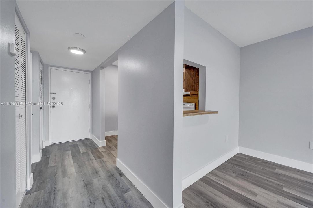 Activo con contrato: $1,500 (1 camas, 1 baños, 930 Pies cuadrados)