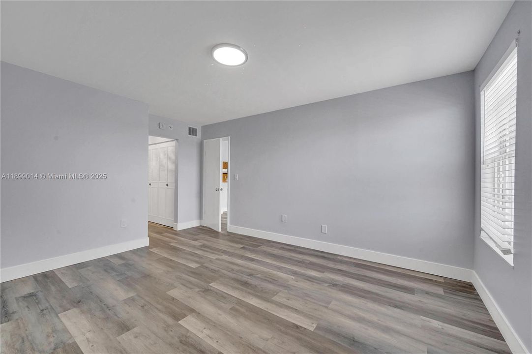 Activo con contrato: $1,500 (1 camas, 1 baños, 930 Pies cuadrados)