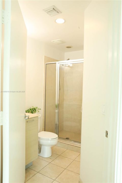 For Sale: $435,000 (2 beds, 2 baths, 948 Square Feet)