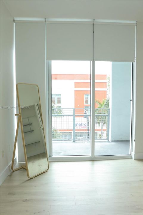 For Sale: $435,000 (2 beds, 2 baths, 948 Square Feet)