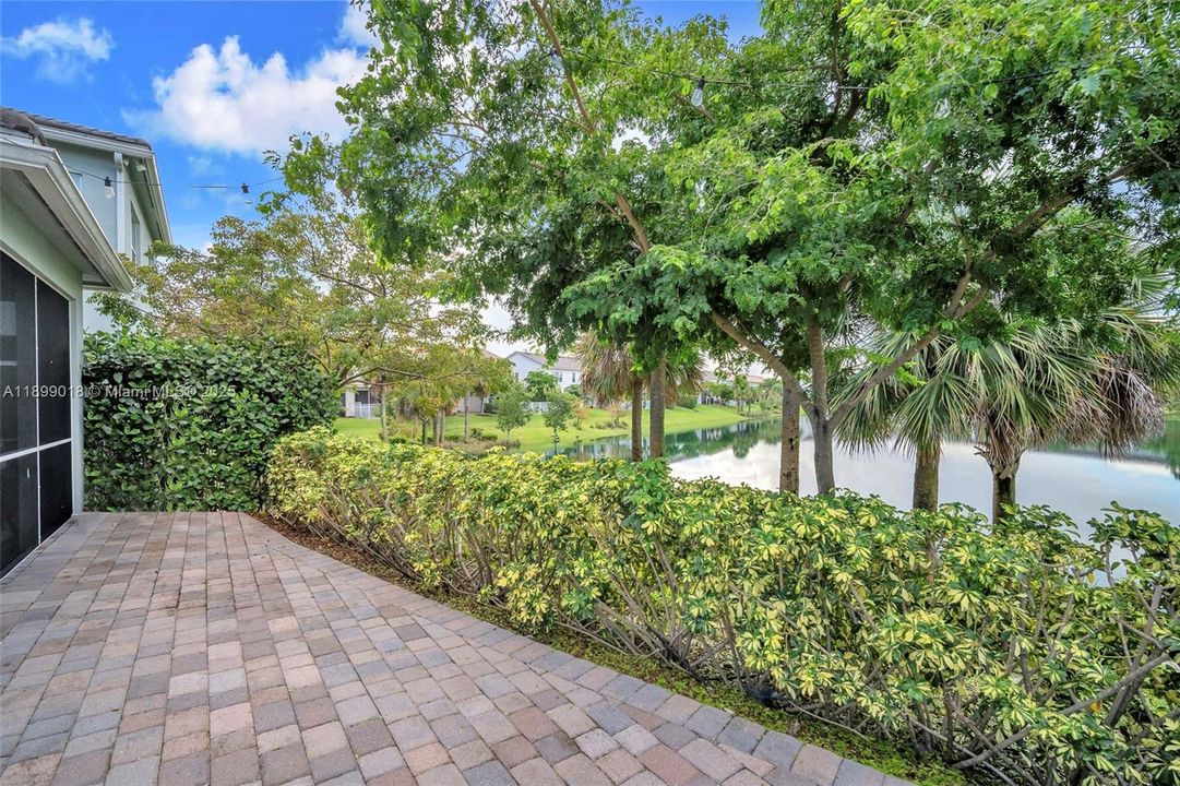 待售: $725,000 (3 贝兹, 2 浴室, 1906 平方英尺)