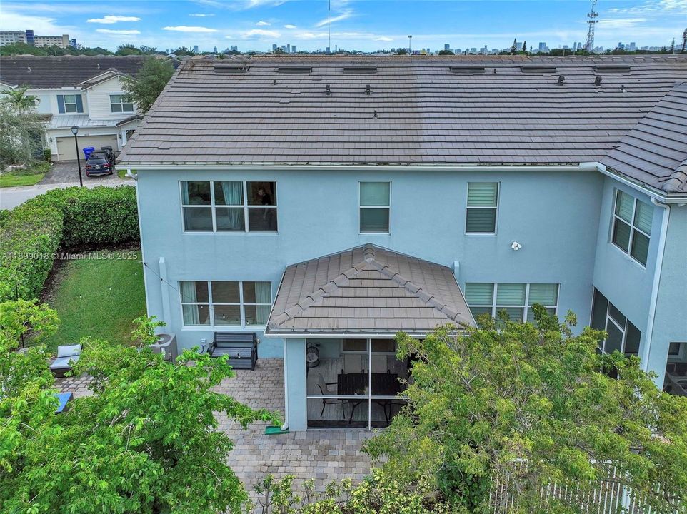 待售: $725,000 (3 贝兹, 2 浴室, 1906 平方英尺)