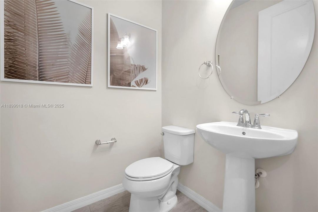 待售: $725,000 (3 贝兹, 2 浴室, 1906 平方英尺)