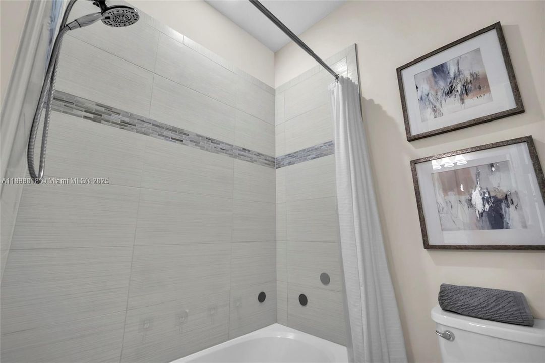 待售: $725,000 (3 贝兹, 2 浴室, 1906 平方英尺)