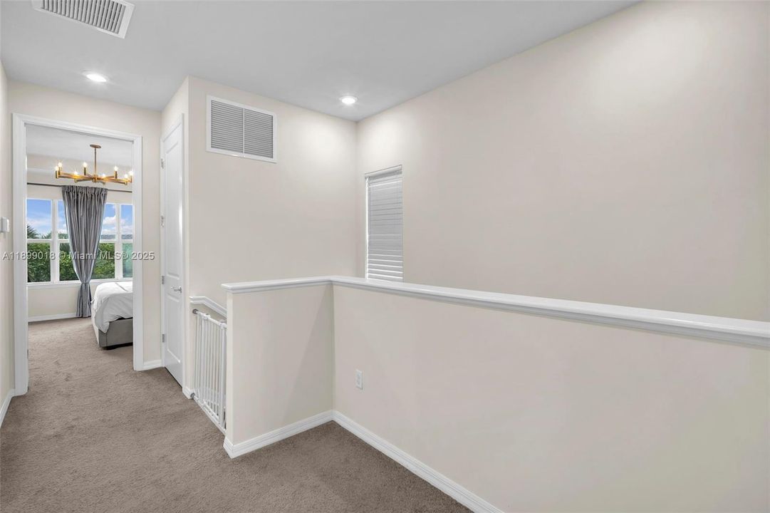 待售: $725,000 (3 贝兹, 2 浴室, 1906 平方英尺)