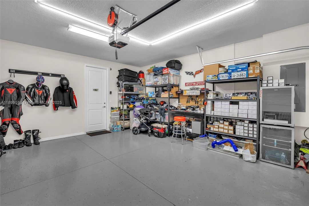 待售: $725,000 (3 贝兹, 2 浴室, 1906 平方英尺)