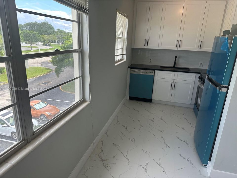 出租: $1,999 (2 贝兹, 1 浴室, 840 平方英尺)