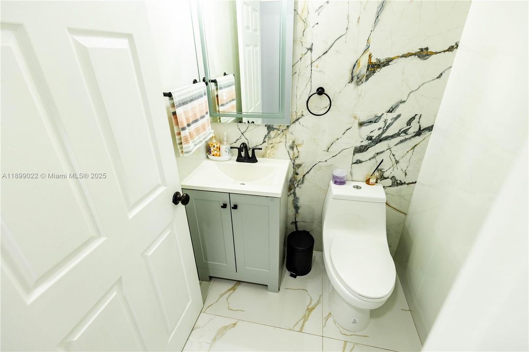 Под контрактом: $4,500 (3 спален, 2 ванн, 2192 Квадратных фут)