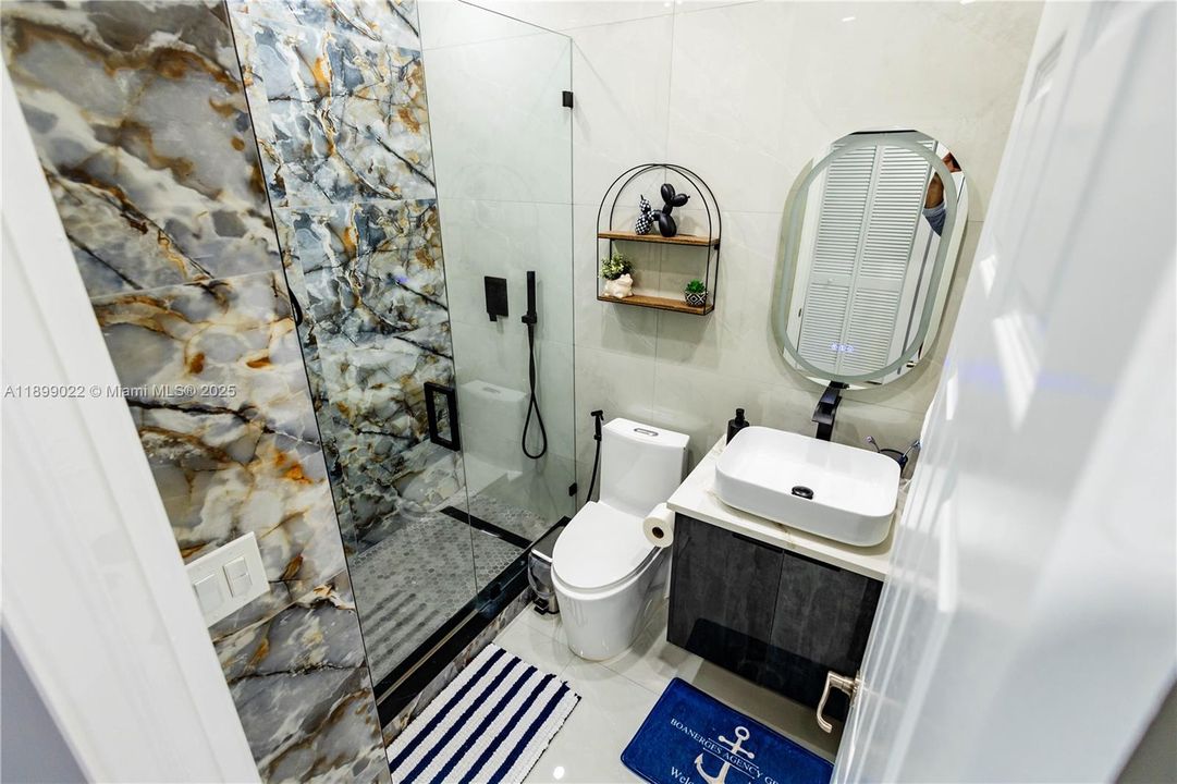 Под контрактом: $4,500 (3 спален, 2 ванн, 2192 Квадратных фут)